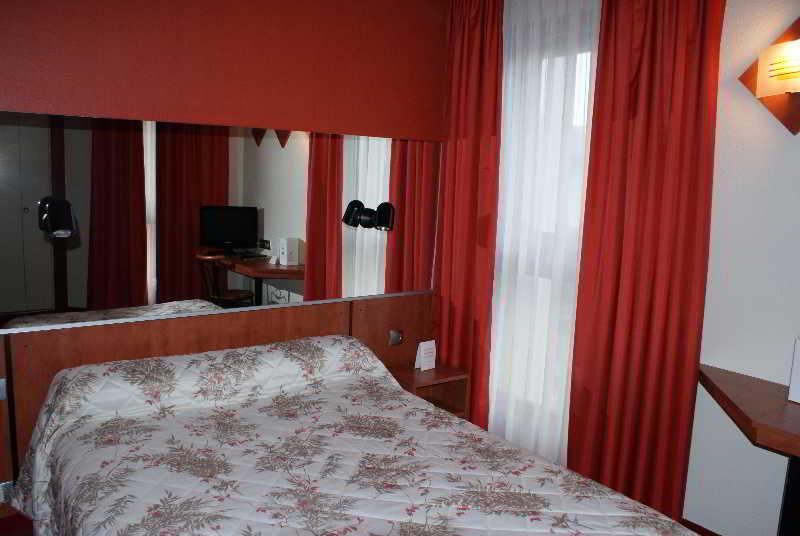 Inter-Hotel Toulouse Aeroport Blagnac Exterior photo